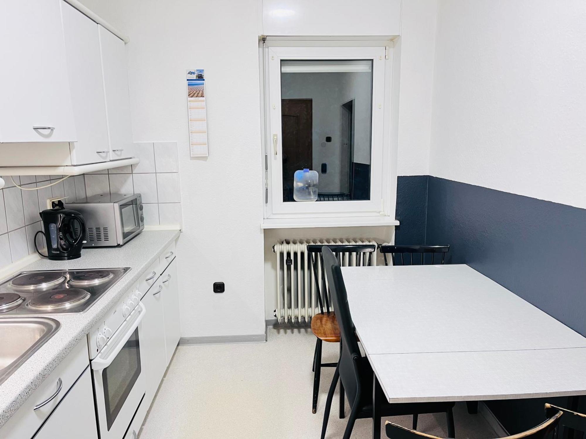 Monteurzimmer Leo 2 Apartment วิสบาเดน ภายนอก รูปภาพ